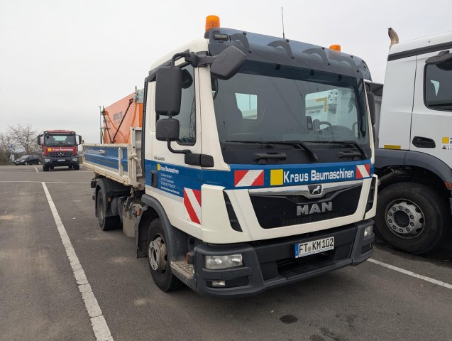 WhatsApp Image 2025-11-28 at 10.52.46 (1)